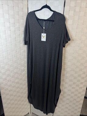 White Mark Relaxed V-Neck t shirt Maxi Dress with pockets in Charcoal Gray